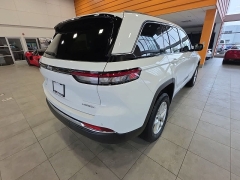Used 2023  Jeep Grand Cherokee Laredo 4x4 at Maxx Loans near St&period; Adrian&comma; MI