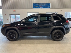Used 2021  Jeep Cherokee Trailhawk 4x4 at Maxx Loans near St&period; Adrian&comma; MI