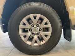 Used 2017  Toyota Tacoma Double Cab 5' Bed V6 4x2 AT &lpar;Natl&rpar; at Maxx Loans near St&period; Adrian&comma; MI