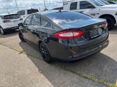 Used 2015  Ford Fusion 4d Sedan SE 2&period;5L at Maxx Loans near St&period; Adrian&comma; MI