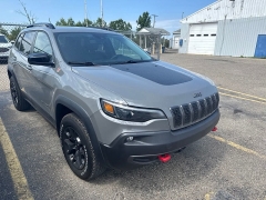 Used 2022  Jeep Cherokee Trailhawk 4x4 at Maxx Loans near St&period; Adrian&comma; MI