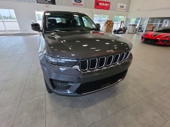 Used 2023  Jeep Grand Cherokee Laredo 4x4 at Maxx Loans near St&period; Adrian&comma; MI