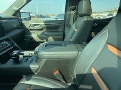 Used 2022 GMC Sierra 1500 4WD Crew Cab AT4 at Suburban Ford of Sterling Heights near Sterling Heights, MI