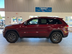 Used 2020  Jeep Grand Cherokee 4d SUV 4WD Trailhawk V8 at Maxx Loans near St. Adrian, MI