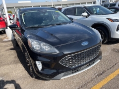 Used 2020  Ford Escape 4d SUV AWD Titanium at Maxx Loans near St&period; Adrian&comma; MI