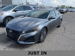 Used 2023 Nissan Altima 2.5 SV Sedan at Maxx Loans near ,