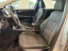 Used 2017 Chevrolet Cruze 4d Sedan LT Auto at Maxx Loans near St. Adrian, MI