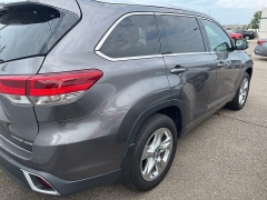 Used 2018 Toyota Highlander Limited V6 AWD (Natl) at Maxx Loans near St. Adrian, MI