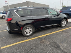 Used 2023 Chrysler Pacifica Touring L FWD at Maxx Loans near ,
