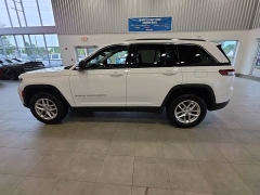 Used 2023  Jeep Grand Cherokee Laredo 4x4 at Maxx Loans near St&period; Adrian&comma; MI