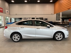 Used 2017 Chevrolet Cruze 4d Sedan LT Auto at Maxx Loans near St. Adrian, MI