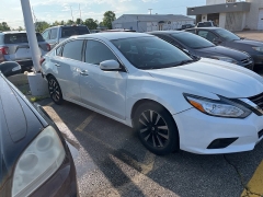 Used 2018 Nissan Altima 2.5 SL Sedan at Suburban Ford of Sterling Heights near Sterling Heights, MI