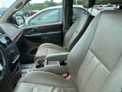 Used 2013 Chrysler Town & Country 4d Wagon Touring at Suburban Ford of Sterling Heights near Sterling Heights, MI