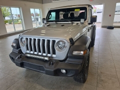 Used 2023  Jeep Wrangler Sport 2 Door 4x4 at Maxx Loans near St&period; Adrian&comma; MI