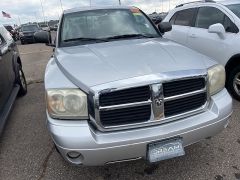 Used 2007 Dodge Dakota 4WD Club Cab SLT at Suburban Ford of Sterling Heights near Sterling Heights, MI