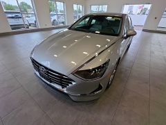 Used 2022  Hyundai Sonata SE 2&period;5L &ast;Ltd Avail&ast; at Maxx Loans near St&period; Adrian&comma; MI