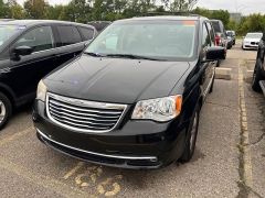 Used 2013  Chrysler Town & Country 4d Wagon Touring at Maxx Loans near St&period; Adrian&comma; MI