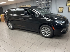 Used 2026  Chrysler Pacifica Limited FWD at Maxx Loans near St&period; Adrian&comma; MI