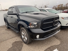 Used 2019  Ram 1500 Classic Express 4x4 Crew Cab 5'7" Box at Maxx Loans near St&period; Adrian&comma; MI
