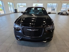Used 2019  Chrysler 300 4d Sedan AWD S at Maxx Loans near St&period; Adrian&comma; MI