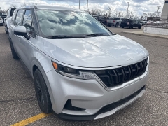 Used 2022  Kia Carnival LX Seat Package FWD at Maxx Loans near St&period; Adrian&comma; MI