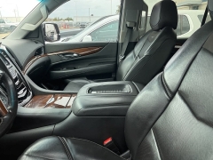 Used 2020 Cadillac Escalade ESV 4d SUV 4WD Luxury at Maxx Loans near St. Adrian, MI