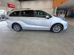 Used 2024  Toyota Sienna AWD &lpar;Natl&rpar; at Maxx Loans near St&period; Adrian&comma; MI