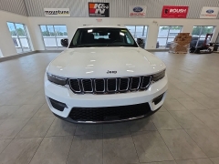 Used 2023  Jeep Grand Cherokee Laredo 4x4 at Maxx Loans near St&period; Adrian&comma; MI