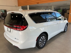 Used 2022  Chrysler Pacifica Hybrid Touring L FWD at Maxx Loans near St. Adrian, MI