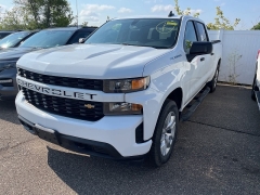 Used 2021 Chevrolet Silverado 1500 4WD Crew Cab Custom at Maxx Loans near St. Adrian, MI