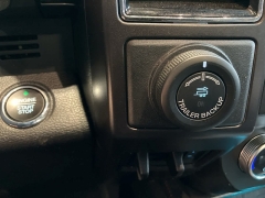 Used 2020 Ford Expedition 4d SUV 4WD Limited at Maxx Loans near ,