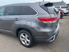 Used 2018 Toyota Highlander Limited V6 AWD (Natl) at Maxx Loans near St. Adrian, MI