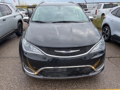 Used 2020 Chrysler Pacifica Limited FWD at Suburban Ford of Sterling Heights near Sterling Heights, MI