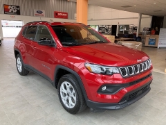 Used 2025 Jeep Compass Latitude 4x4 at Suburban Ford of Sterling Heights near Sterling Heights, MI