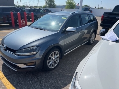 Used 2017 Volkswagen Golf Alltrack 1.8T DSG at Maxx Loans near St. Adrian, MI