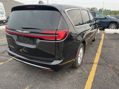 Used 2023 Chrysler Pacifica Touring L FWD at Maxx Loans near ,