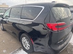 Used 2026  Chrysler Pacifica Select FWD at Maxx Loans near St&period; Adrian&comma; MI