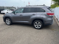 Used 2018 Toyota Highlander Limited V6 AWD (Natl) at Maxx Loans near St. Adrian, MI