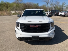Used 2022 GMC Sierra 1500 4WD Crew Cab Elevation at Maxx Loans near ,