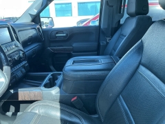 Used 2019 GMC Sierra 1500 4WD Crew Cab Denali at Suburban Ford of Sterling Heights near Sterling Heights, MI