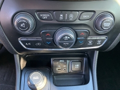 Used 2016 Jeep Cherokee 4WD 4dr Limited at Maxx Loans near ,