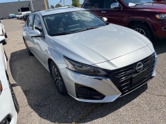 Used 2024 Nissan Altima 2.5 SV Sedan at Suburban Ford of Sterling Heights near Sterling Heights, MI