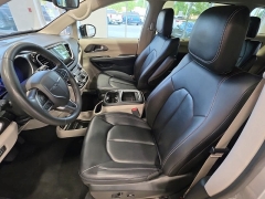 Used 2024  Chrysler Pacifica Touring L FWD at Maxx Loans near St&period; Adrian&comma; MI
