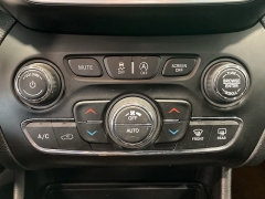 Used 2020  Jeep Cherokee Limited 4x4 at Maxx Loans near St. Adrian, MI