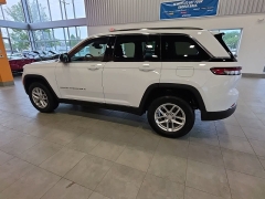 Used 2023  Jeep Grand Cherokee Laredo 4x4 at Maxx Loans near St&period; Adrian&comma; MI