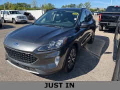 Used 2020 Ford Escape 4d SUV AWD Titanium at Maxx Loans near St. Adrian, MI