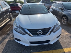 Used 2018 Nissan Altima 2.5 SL Sedan at Suburban Ford of Sterling Heights near Sterling Heights, MI
