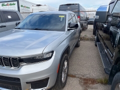 Used 2021 Jeep Grand Cherokee L Limited 4x4 at Suburban Ford of Sterling Heights near Sterling Heights, MI