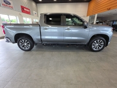 Used 2020  Chevrolet Silverado 1500 4WD Crew Cab 147" LT at Maxx Loans near St&period; Adrian&comma; MI