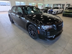 Used 2019  Chrysler 300 4d Sedan AWD S at Maxx Loans near St&period; Adrian&comma; MI
